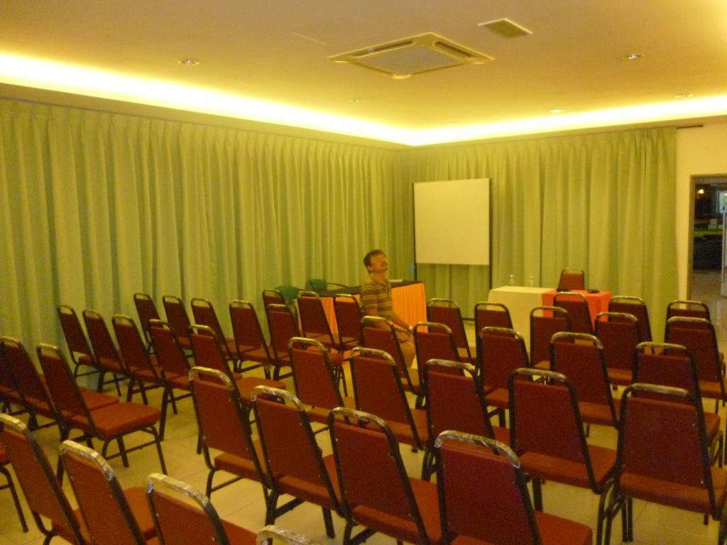 G Six Hotel Sitiawan Ngoại thất bức ảnh